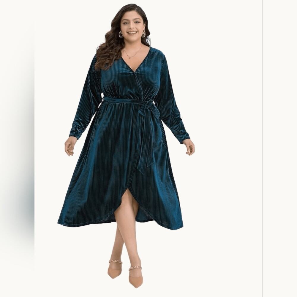 NWT Bloomchic Elegant Teal Velvet Wrap Dress Sz.18/20 #1948